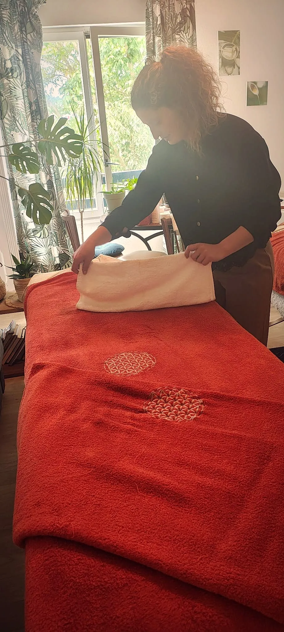Table de soin By Lou — serviette au motif fleur de vie